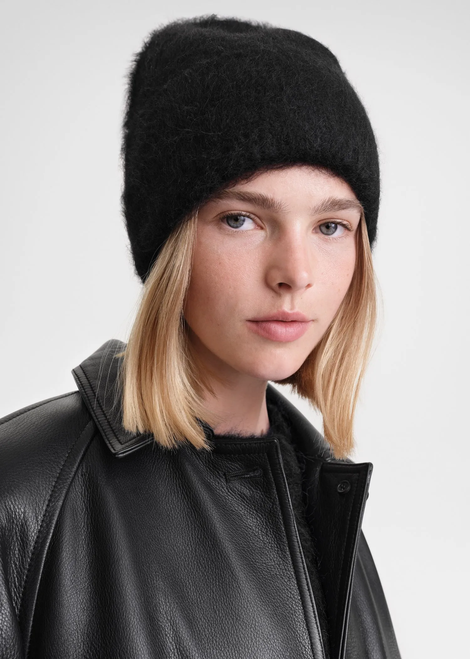 Alpaca knit beanie black
