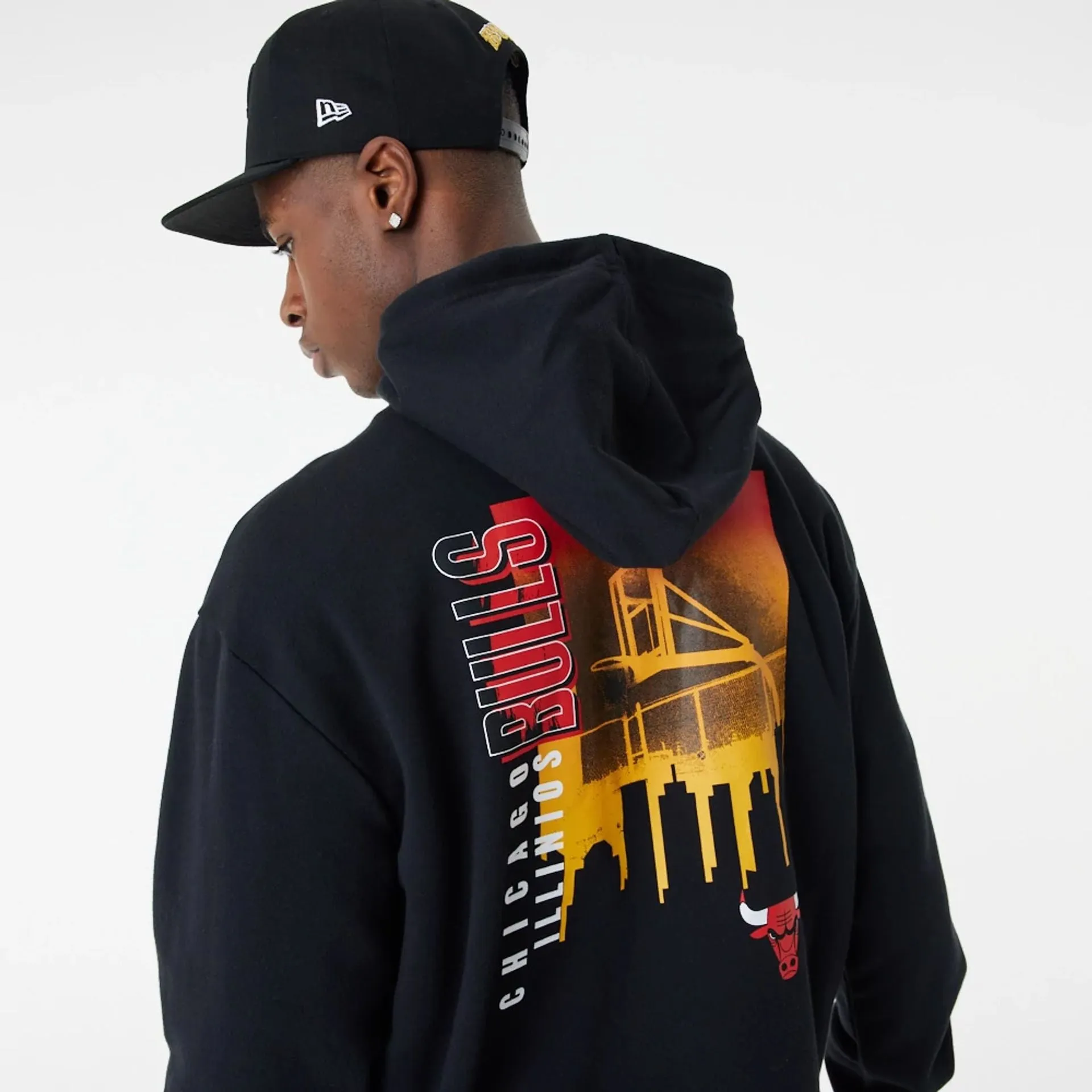 Chicago Bulls Skyline Graphic Black Oversized Hoodie