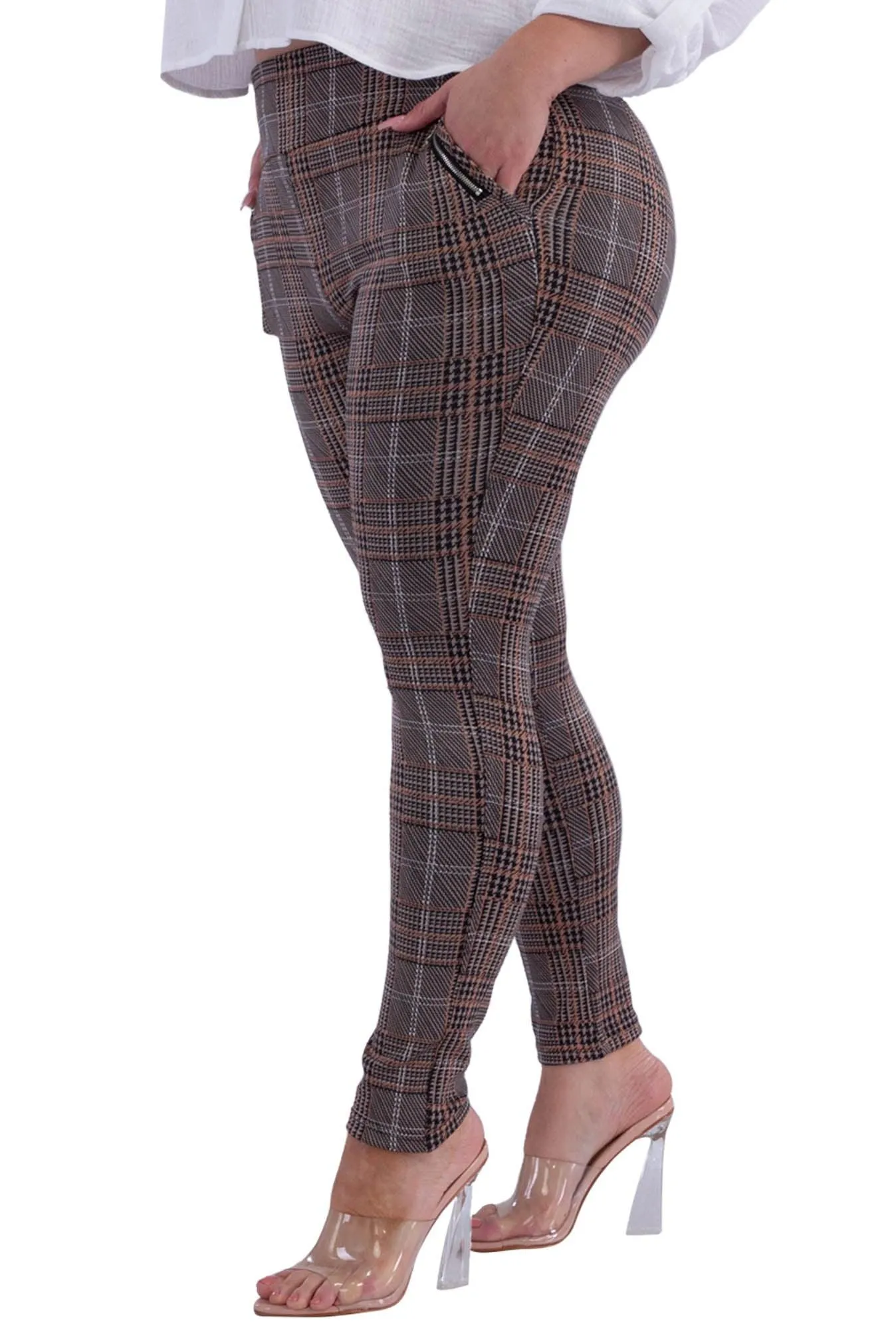 Plus Size Treggings With Zipper Pocket Trim - Black & Khaki Plaid