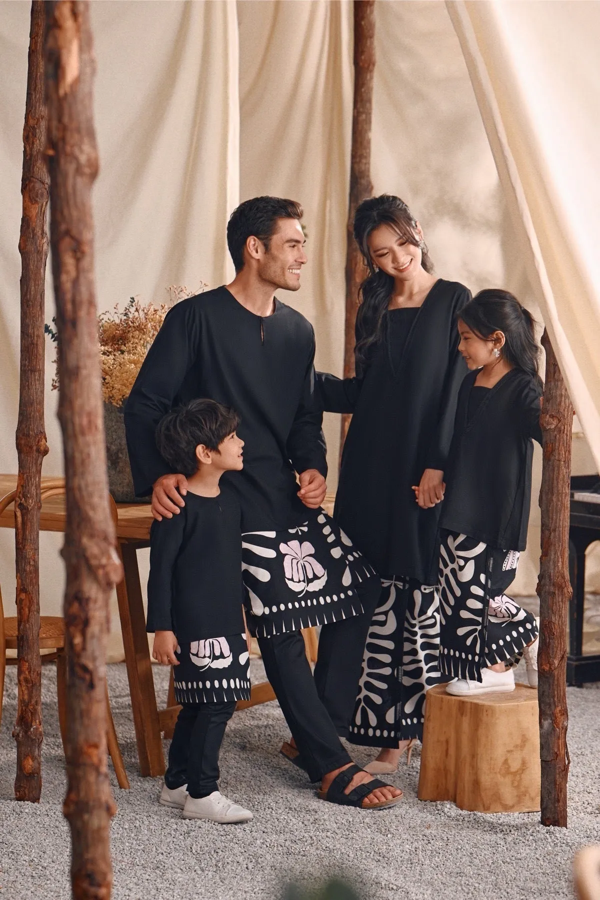 The Bayu Men Kurta - Black