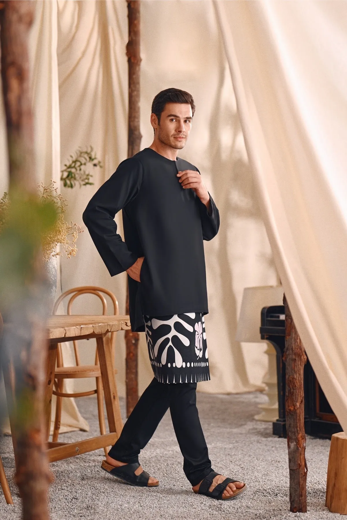 The Bayu Men Kurta - Black