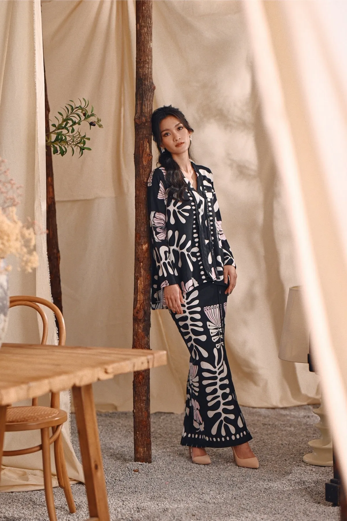 The Bayu Women Kebaya Top - Wild