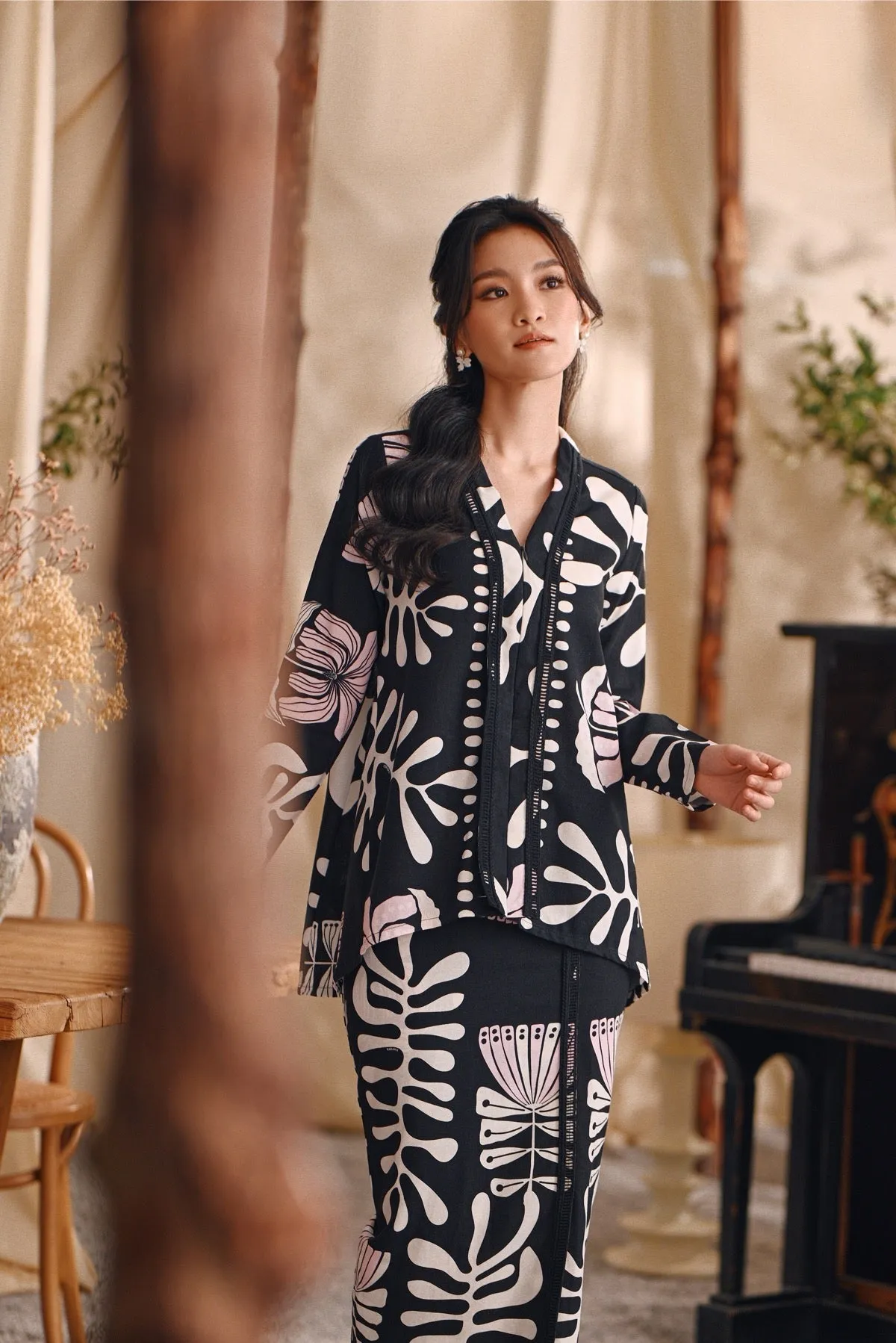 The Bayu Women Kebaya Top - Wild