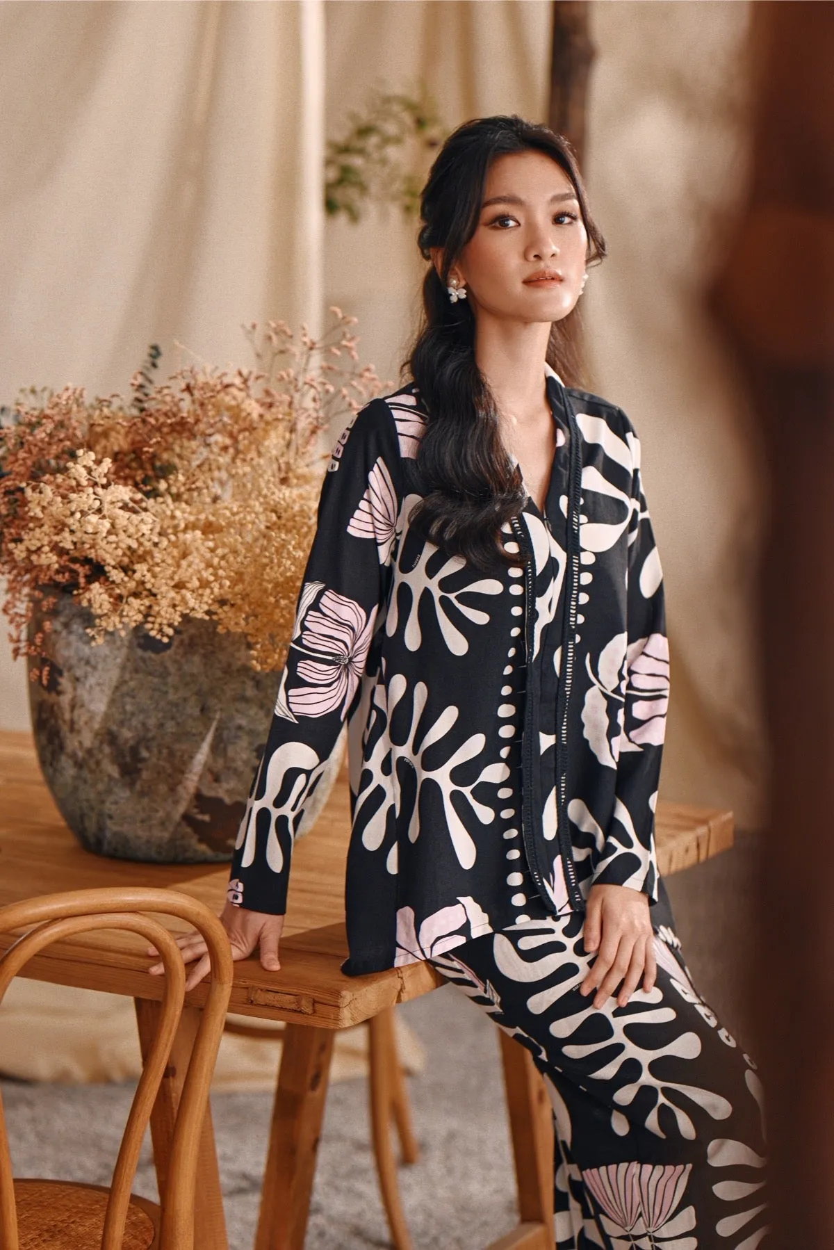 The Bayu Women Kebaya Top - Wild