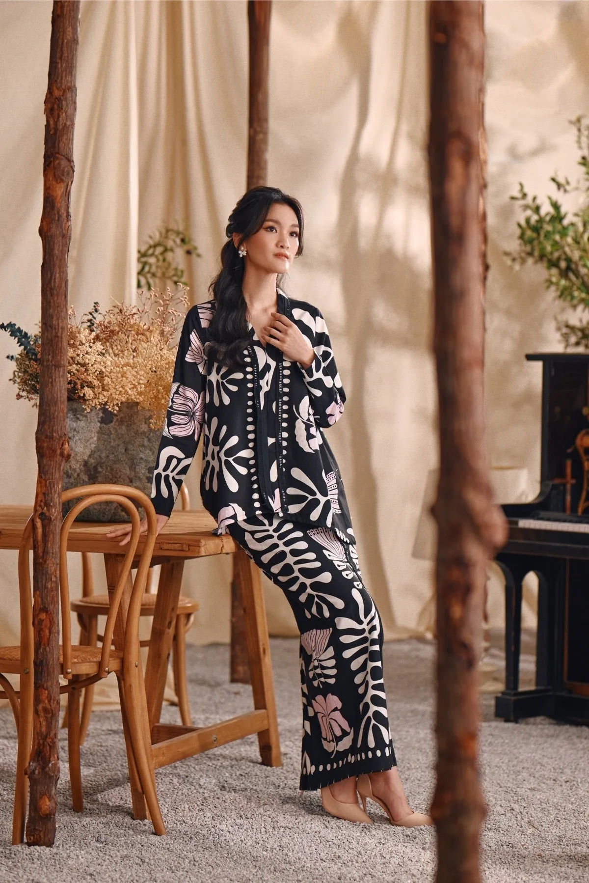 The Bayu Women Kebaya Top - Wild