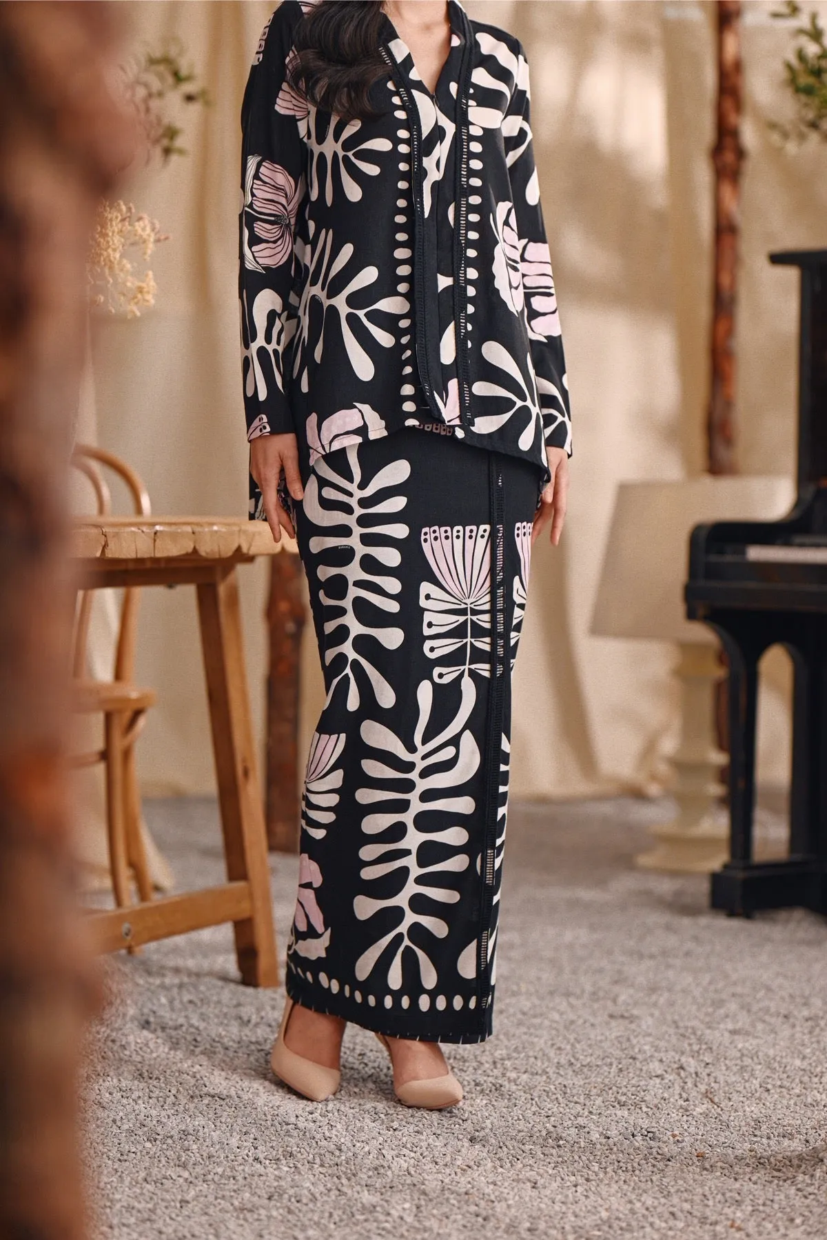 The Bayu Women Kebaya Top - Wild